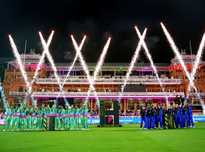 中表现出众 中表现出众